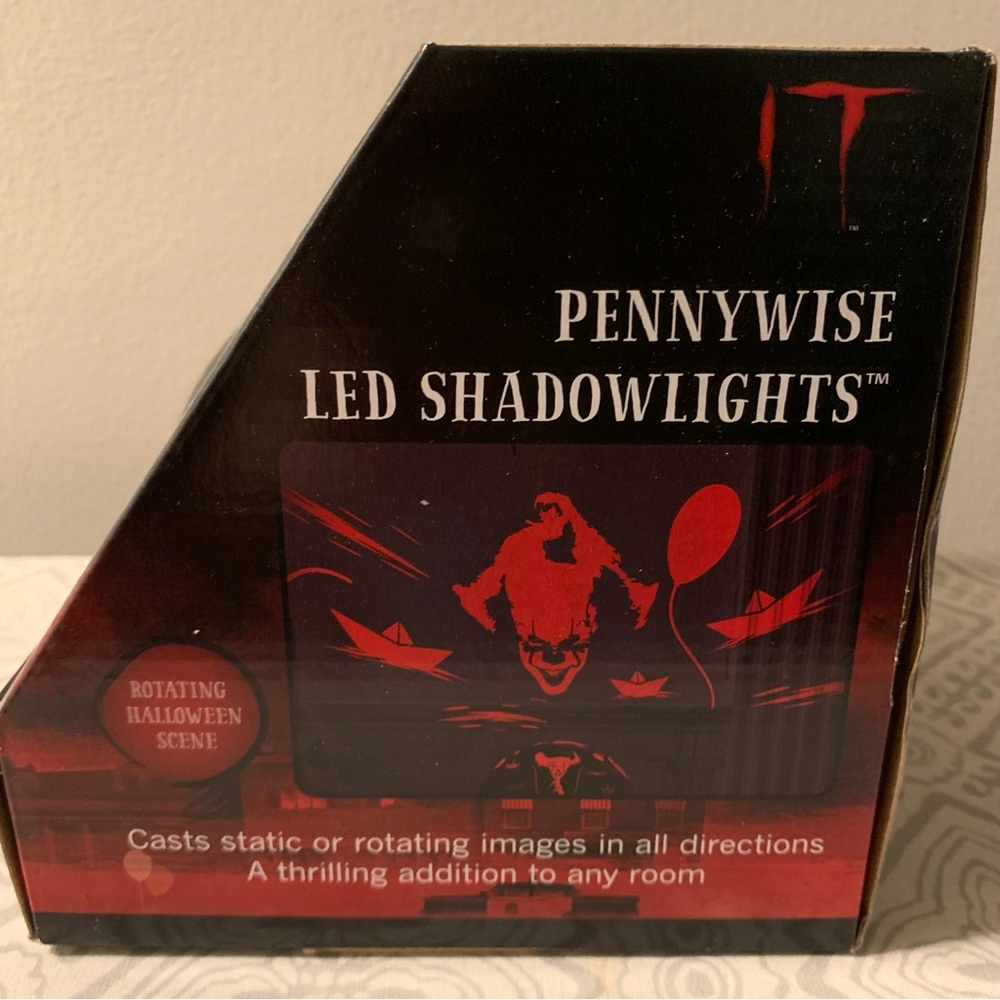 Pennywise LED Rotating Projector Shadowlights - Picture 3 of 4